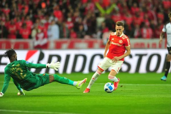 Análise: Inter vai da confiança à tensão em novo fracasso e dá adeus a sonho de título no ano