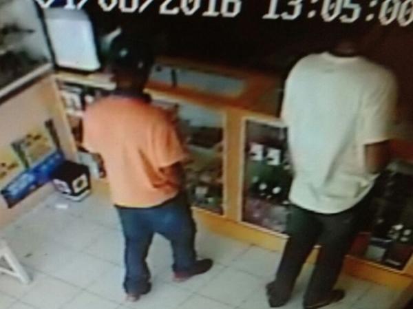 Polícia procura suspeitos de assalto em loja de celulares no litoral do Piauí