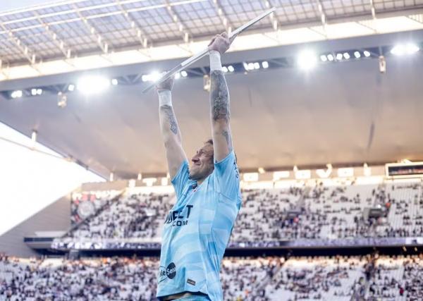 C&aacute;ssio &eacute; homenageado pelo Corinthians pelos seus 700 jogos no clube.(Imagem:Rodrigo Coca/Ag&ecirc;ncia Corinthians)