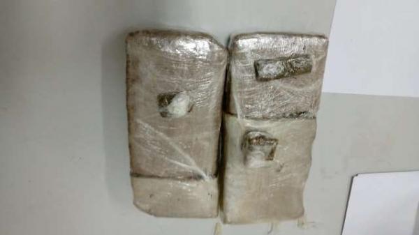 Homem é preso com drogas em Floriano
