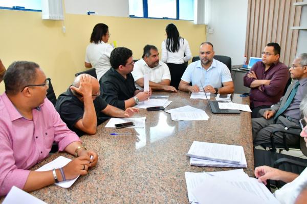 Vereadores de Floriano vão fechar 2023 votando todos os projetos em tramitação na casa