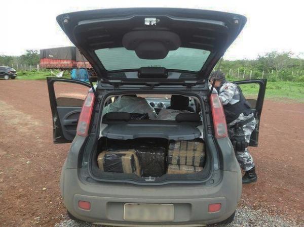 Motorista é preso ao levar 230 kg de maconha dentro de carro no Litoral