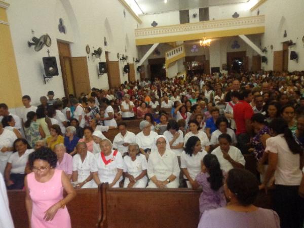 Missa e prociss&atilde;o marcaram dia de Corpus Christi em Floriano.(Imagem:FlorianoNews)