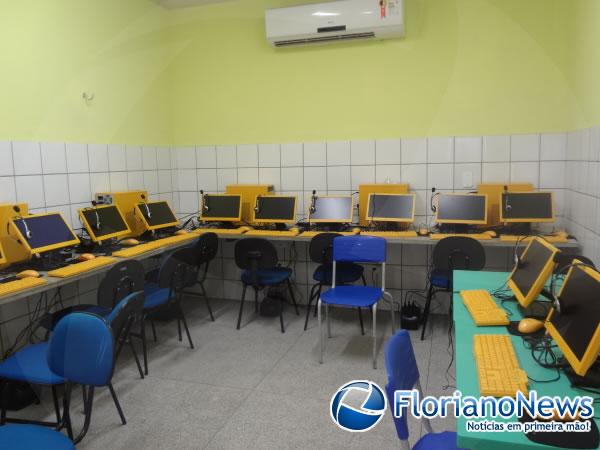 Unidade Escolar Bucar Neto ganha novo laboratório de informática