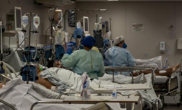 UTIs lotadas, alta nas mortes e explosão de casos: Covid-19 deixa estados em situação crítica