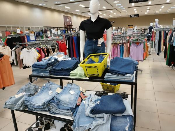 Confira as promo&ccedil;oes em cal&ccedil;ados e acess&oacute;rios no Armaz&eacute;m Para&iacute;ba em Floriano(Imagem:FlorianoNews)