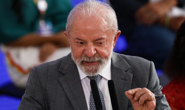 Lula celebra retirada de tarifas pelos EUA e diz que sinaliza respeito