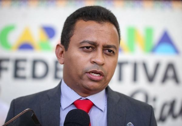 Francisco Costa diz estar à disposição do PT para ser candidato ao Senado em 2026