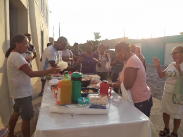 Caf&eacute; da manh&atilde; partilhado marca abertura dos festejos de Santa Luzia em Floriano.(Imagem:FlorianoNews)
