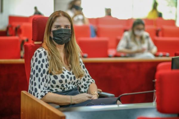 Lucy Soares questiona as altas taxas de juros praticadas pela Equatorial Energia