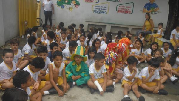 Escola Mega de Floriano celebra as datas comemorativas do m&ecirc;s de abril.(Imagem:FlorianoNews)