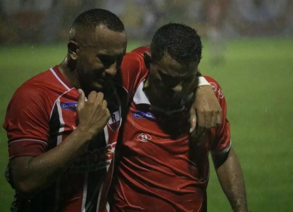 Artilheiro do River-PI sofre trauma no tornozelo e intensifica tratamento para final do Piauiense