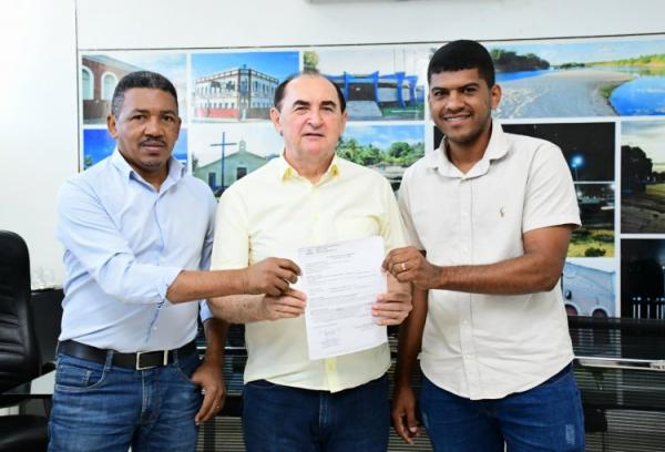 Prefeitura de Floriano autoriza novos investimentos em infraestrutura e sa&uacute;de(Imagem:Secom)