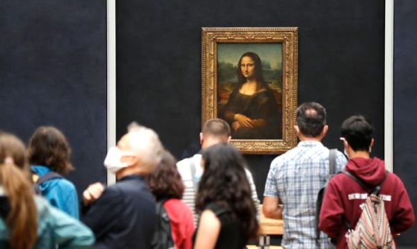 Louvre vai leiloar a chance de chegar mais perto da Mona Lisa