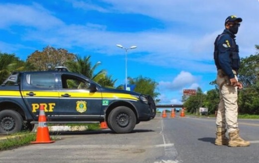 Acidente entre carro e motocicleta deixa dois gravemente feridos na BR-316, em Monsenhor Gil