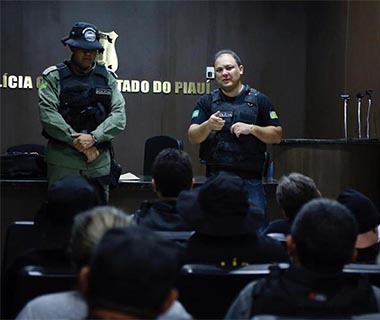 Polícia faz operação de combate à violência contra a mulher; 6 são presos