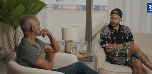 Neymar diz que PSG deu errado por ego e admite briga com Mbappé: "Veio o Messi, ele ficou enciumado"