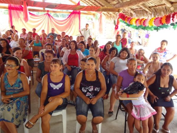 Realizada festa para as m&atilde;es na comunidade Gameleira.(Imagem:FlorianoNews)