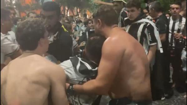 Torcedores ficam feridos durante festa do Galo no Centro de Belo Horizonte