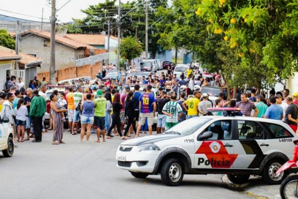Por vingança, pai mata os dois filhos a tiros e fere avó.(Imagem:Extra)