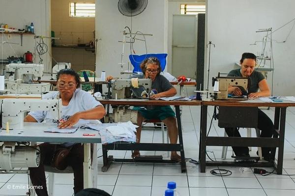  Projeto de combate &agrave; pobreza menstrual capacita mulheres para produ&ccedil;&atilde;o de absorventes ecol&oacute;gicos em Teresina.(Imagem:Emile Gomes/Reprodu&ccedil;&atilde;o )