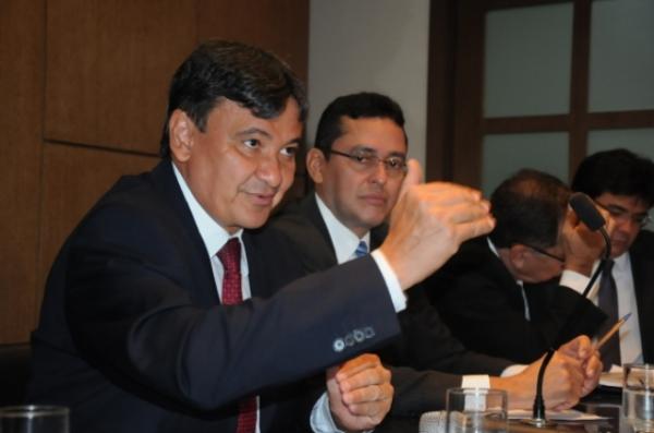 Governador no Minist&eacute;rio P&uacute;blico (Imagem:Francisco Leal)