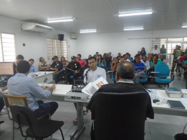 J&uacute;ri absolve acusado de homic&iacute;dio doloso em Floriano.(Imagem:FlorianoNews)