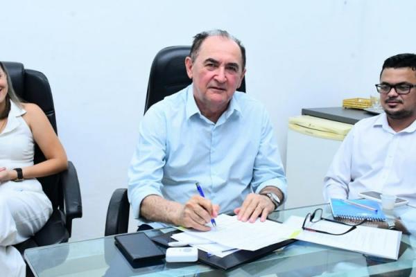 Prefeito Ant&ocirc;nio Reis.(Imagem:Secom)
