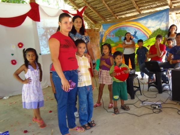Realizada festa para as m&atilde;es na comunidade Gameleira.(Imagem:FlorianoNews)