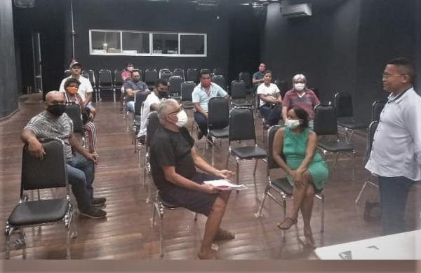 Cultura se reúne com artesãos e músicos de Floriano