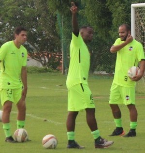 Viola quer River-PI com estilo de Lucas e Waldemar Lemos: "Agregar trabalho"