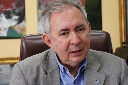 João Henrique Sousa desiste da pré-candidatura ao governo do Estado