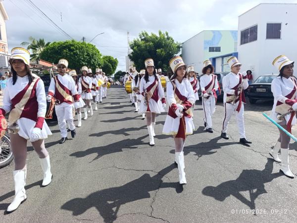 Ginásio Primeiro de Maio celebra 69 anos com desfile cívico e homenagens em Floriano.(Imagem:FlorianoNews)