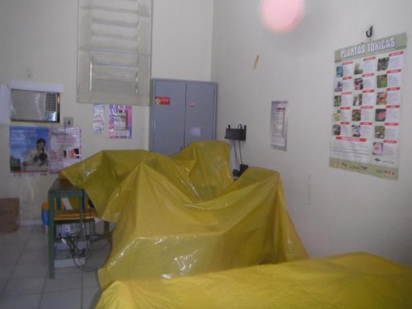 Secretaria Municipal de Sa&uacute;de de Floriano fica alagada.(Imagem:FlorianoNews)