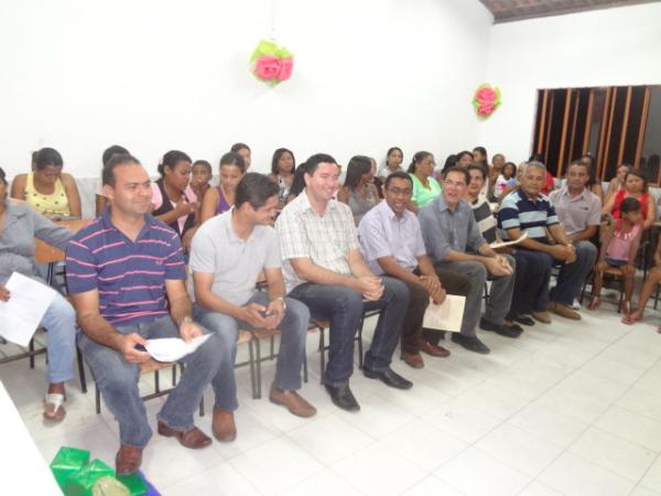 Escolas Municipais de Floriano realizam festa para M&atilde;es. (Imagem:FlorianoNews)