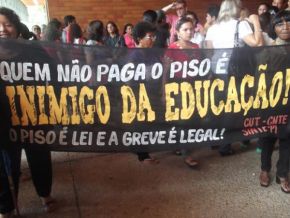 Professores ocupam a Alepi e querem cancelamento da Lei