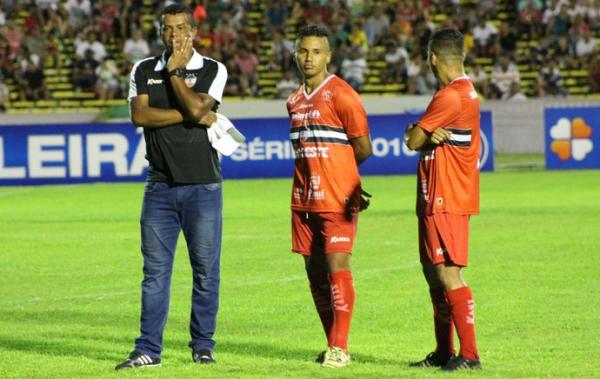Galo perde segunda, e Capitão detona "campo minado": "Ficam plantando"