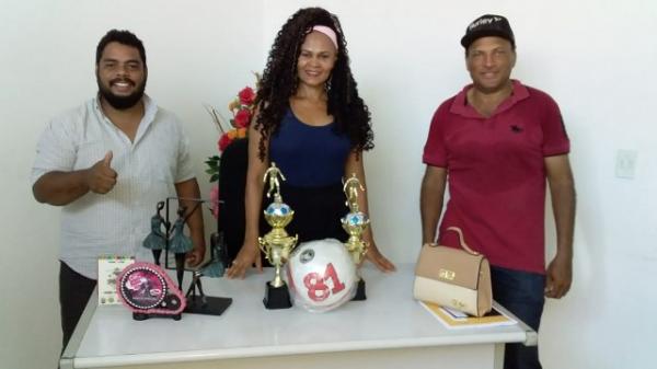 Cultura, Esporte e Lazer de Floriano realiza entrega de material esportivo