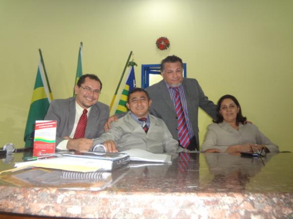 C&acirc;mara Municipal de Floriano realizou &uacute;ltima sess&atilde;o ordin&aacute;ria do ano de 2012.(Imagem:FlorianoNews)