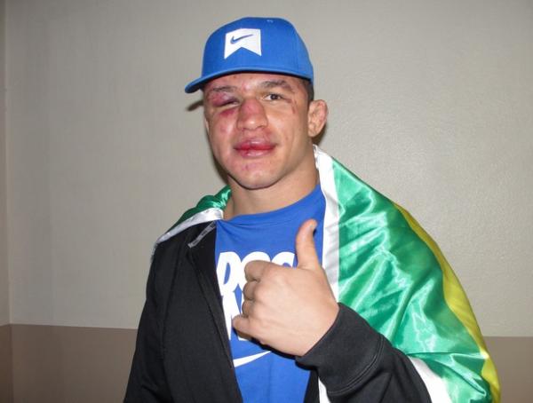 No hospital, Junior Cigano reconhece a derrota e pede revanche para logo