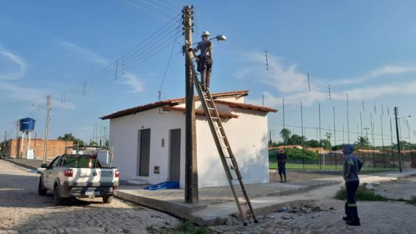Floriano reforça iluminação pública com mais de 2.300 serviços executados no primeiro trimestre
