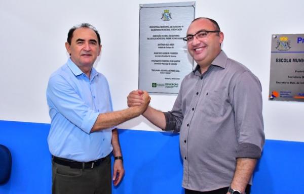  Prefeito Ant&ocirc;nio Reis e Nylfranyo Ferreira, secret&aacute;rio de educa&ccedil;&atilde;o.(Imagem:Secom)
