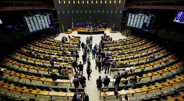 Congresso faz debate paralelo sobre vínculo trabalhista de motoristas por aplicativo
