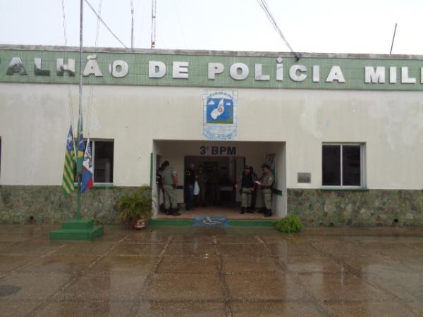Moto roubada é usada em assaltos a comércio de Floriano