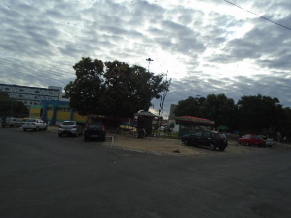 Homem é detido por populares após roubo a supermercado em Floriano