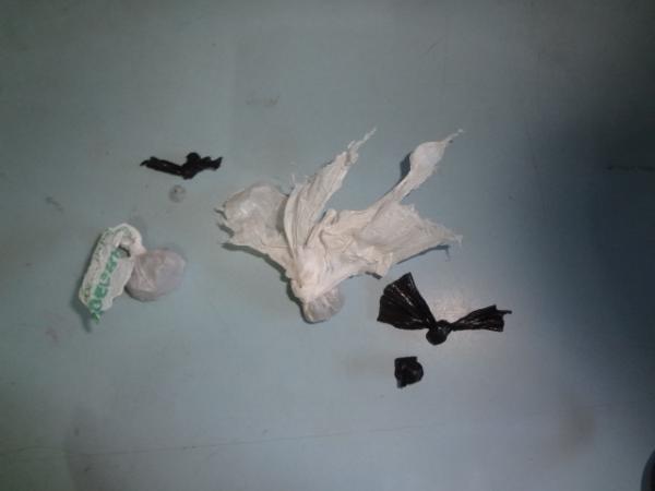 Apreens&atilde;o de drogas e entorpecentes.(Imagem:FlorianoNews)