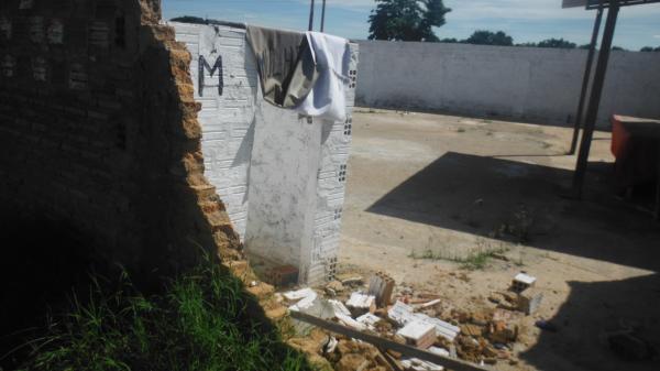 Casa de shows &eacute; v&iacute;tima de vandalismo em Floriano.(Imagem:FlorianoNews)