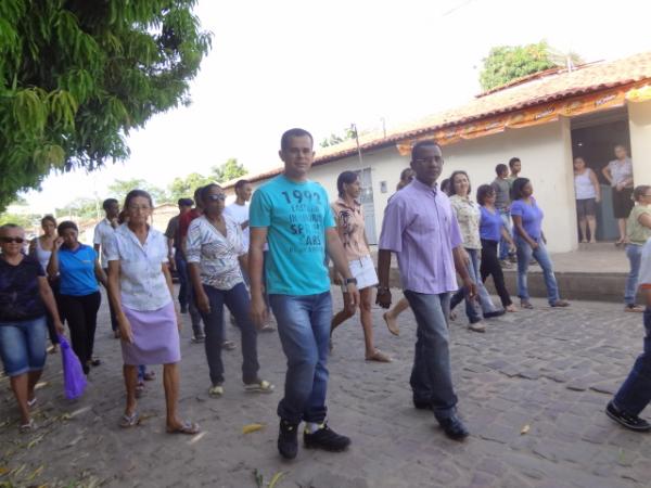 Realizado ato p&uacute;blico de mobiliza&ccedil;&atilde;o em prol de aluno desaparecido.(Imagem:FlorianoNews)