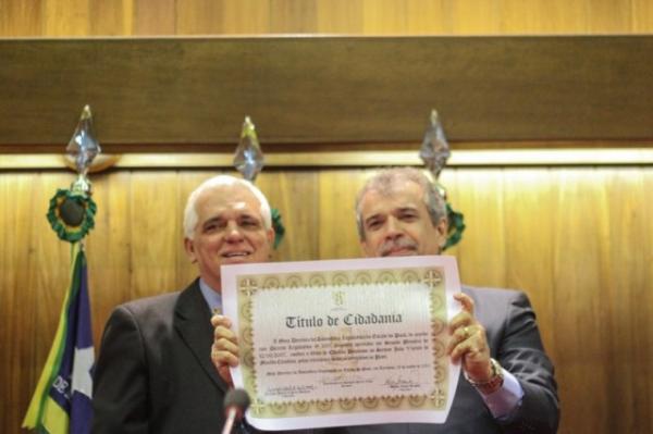 Fam&iacute;lia Claudino recebe cidadania piauiense.(Imagem:Alepi)