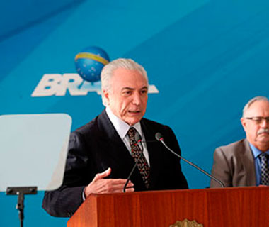 STF: Temer discute aumento salarial com ministros